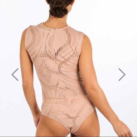 Sleeveless Lace Neutral Nude Pink Bodysuit Crochet Vera & Lucy​ - Picture 5 of 8